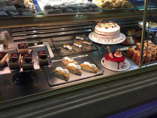 Pastelerías Blanco y Azul